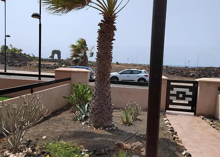 Adam Origo Mare Lajares